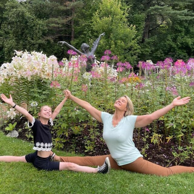 Summer love! Another split around the world for Anne-Marie Forget!
www.jardindefrancois.com

#annemforgett #jardin #jardinage #saintsauveur #tourismelaurentides #tourismesaintsauveur #voyage #gardentovisit #quebecgarden #gardendayscanada